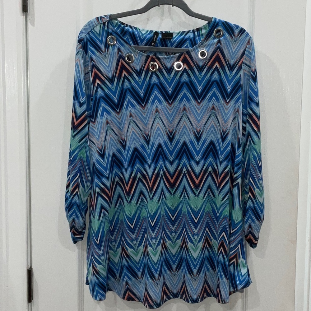 New Directions Multicolor Chevron Blouse